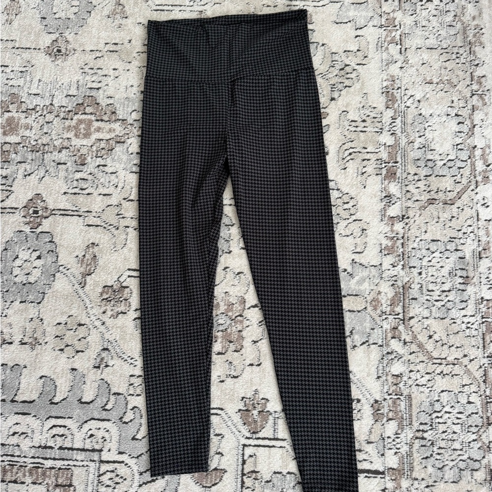 Hatch Black and Gray Houndstooth Leggings